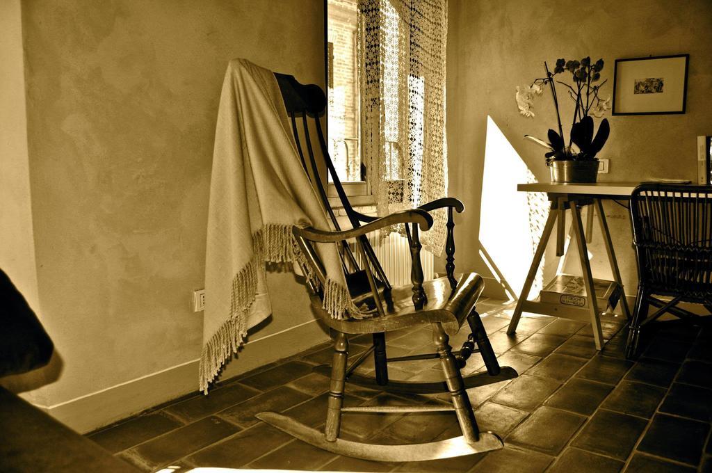 Pomarancio Bnb Saludecio Quarto foto